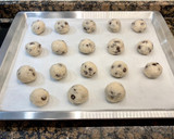Foto del paso 9 de la receta: Galletitas blandas de coco y pepitas de chocolate