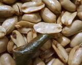 Foto langkah ke 5 dari resep Kacang Bawang Rasa Mete.