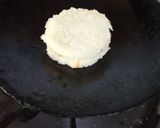 A picture of step 3 of Sattu Sandwich.