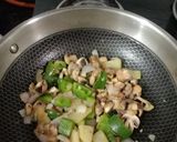 A picture of step 3 of Mushrooms stir fry.