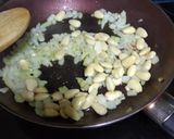 Foto del paso 3 de la receta: Fideos chinos con pollo y almendras