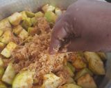 A picture of step 7 of Lauki ki sabzi.