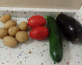 Foto del paso 1 de la receta: Brochetas de verduras con patatas salteadas y gazpacho