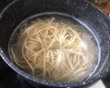 A picture of step 2 of Vegetable Okinawa soba.
