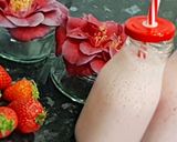 A picture of step 1 of Strawberry milkshake #ramadankitayari #summerdrink.