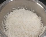 A picture of step 1 of Raw Mango Thecha Pulao.