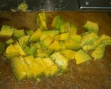 A picture of step 2 of Banana and avocado 'juice'.