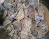 A picture of step 1 of Tandoori kaleji.