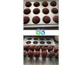 Foto langkah ke 7 dari resep Chocolate cupcakes yummy.