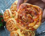 Foto langkah ke 6 dari resep Pizza Roll Super Empuuuk.