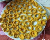 A picture of step 4 of Teasel Gourd Chips with Coconut flour.