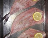 Foto del paso 3 de la receta: Merluza al horno con limón y romero 🍽