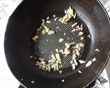 Foto langkah ke 2 dari resep Nasi goreng Mawut Enoki Mushroom.