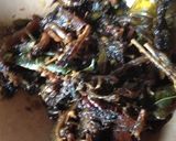 Foto langkah ke 3 dari resep Ikan Salai Tumis Pedas.