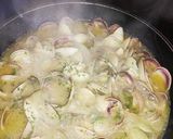 Foto del paso 9 de la receta: Caldereta de lenguado con langostinos y almejas