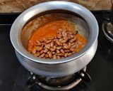 A picture of step 7 of Halwai Style Rajma Masala.