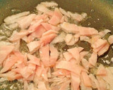 Foto del paso 1 de la receta: Quiche de tortellinis con bacon y calabacín