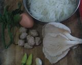 Foto langkah ke 1 dari resep 47. Bihun Goreng Jamur.