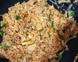 Foto langkah ke 5 dari resep Nasi Goreng Bakso dan Kol Pedas.
