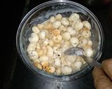 A picture of step 3 of Makhana Chaat.