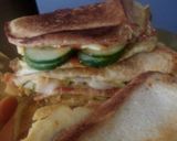 Foto langkah ke 7 dari resep Burger Telur Roti Tawar.