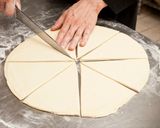 Vajas croissant recept fázis 8 fotója