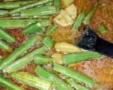A picture of step 1 of Drum Stick Curry.