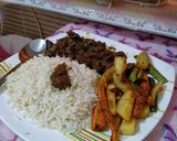 صورة لخطوة 1 من وصفة لحمة بصوص البصل