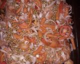 Une image de l'étape 4 de Cuisse de poulet petit pois carottes au four.