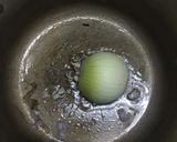 Hình bước làm 3 của món Soup sủi cảo rau củ chay