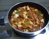 A picture of step 5 of Veg Kolhapuri.