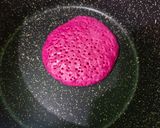 Foto langkah ke 6 dari resep Pancake Buah Naga Keju.