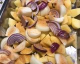 Tepsis sült csirke krumplival, hagymával recept fázis 1 fotója