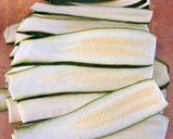 Une image de l'étape 1 de Petits roulés de courgettes (jambon ou chorizo) fromage.