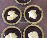 Foto langkah ke 7 dari resep Cheesecake brownie Pie.