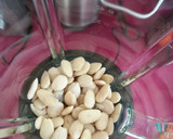 Foto del paso 1 de la receta: Ajoblanco con uvas y jamón