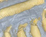 Foto langkah ke 3 dari resep Beef Sausage Roll.