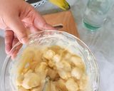 Foto langkah ke 3 dari resep Lempeng Gunting Pisang Tanduk.