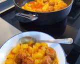 Foto del paso 3 de la receta: Guiso de patatas con albóndigas de pollo y pavo