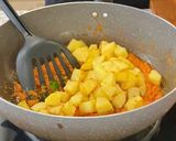 Foto langkah ke 3 dari resep Sambal goreng kentang hati.