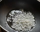 A picture of step 4 of Maggi noodles mix vegetables Chinese Hakka noodles style.