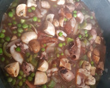 Foto del paso 2 de la receta: Arroz con chipirones y gambas