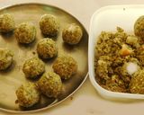 A picture of step 2 of Moong dal pakoda/pakora.