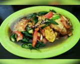 Foto langkah ke 2 dari resep Telur Kecap Cabai Hijau Kemangi.