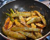 A picture of step 7 of Chok Wangun (Kashmiri-style Tangy Brinjals).