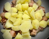 Foto del paso 4 de la receta: Ensalada de salchicha con patata al pesto