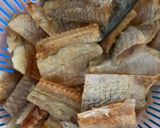 Foto langkah ke 1 dari resep Ikan Asin Asam Pedas.