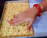 सूजी तिल की बर्फी (Sooji til Ki Burfi recipe in Hindi) रेसिपी चरण 8 फोटो