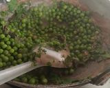 A picture of step 3 of Methi malai matar.