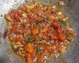 A picture of step 4 of Spicy Roti Upma.
